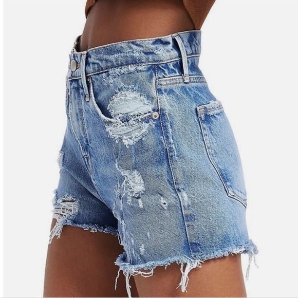 Good American Good '90s Distressed Indigo Short- 27/4 - Picture 3 of 10